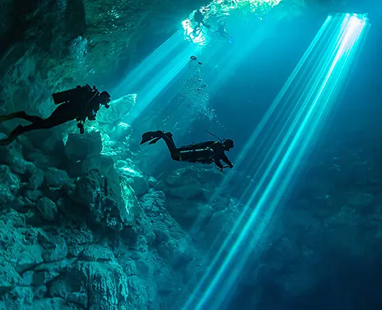 Plongée dans une cenote